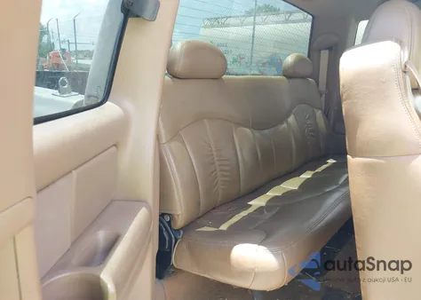 2000 Chevrolet Silverado 2500 Lt z USA, uszkodzony, nr VIN 1GCGK29U8YE215392